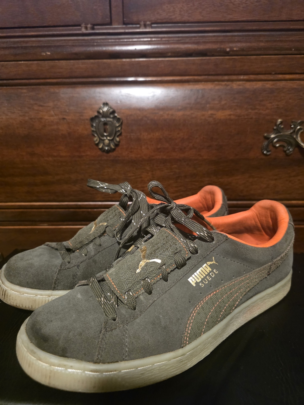 PUMA Men’s Gray Suede Sneakers with Orange Lining